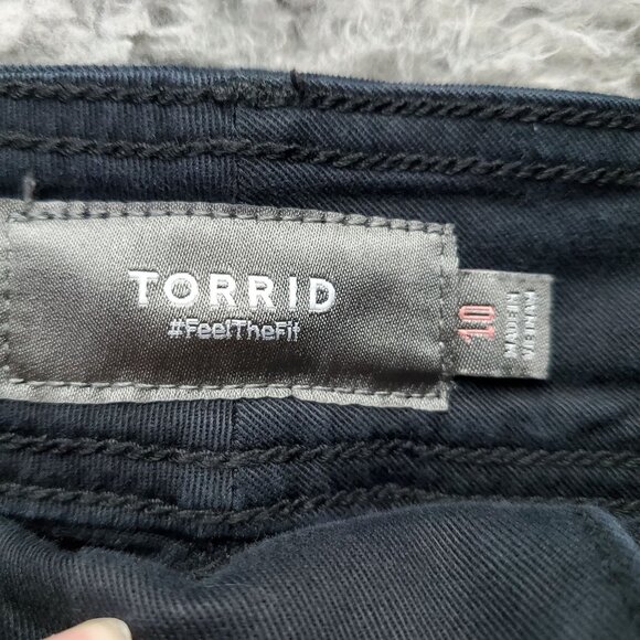 Torrid Jeans Women Size 10 Black Slim Fit Roll Tab Cuff Cropped Stretch Denim - Picture 2 of 12